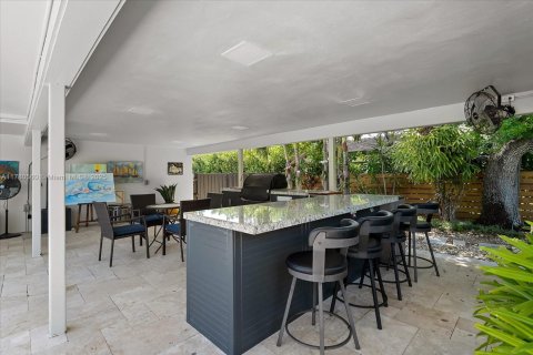 House in Palmetto Bay, Florida 4 bedrooms, 205.59 sq.m. № 1711380 - photo 9