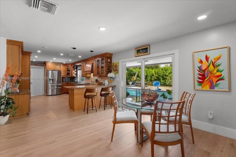 House in Palmetto Bay, Florida 4 bedrooms, 205.59 sq.m. № 1711380 - photo 18