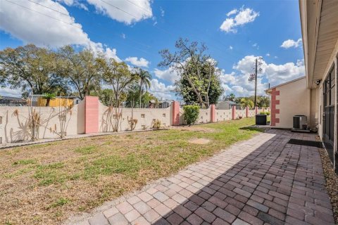 Copropriété à vendre à Port Richey, Floride: 2 chambres, 108.79 m2 № 2143662 - photo 25