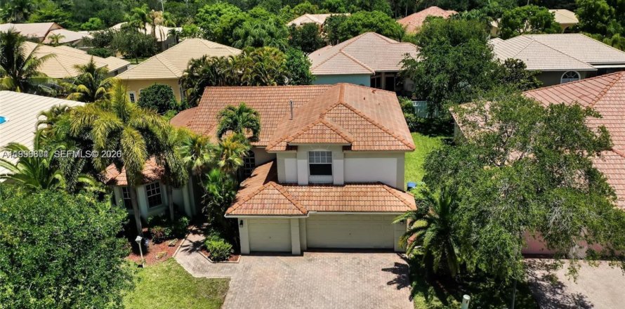 Villa ou maison à Pembroke Pines, Floride 4 chambres, 310.76 m2 № 2059218