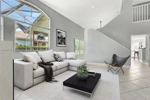 Villa ou maison à louer à Pembroke Pines, Floride: 4 chambres, 310.76 m2 № 2059218 - photo 6