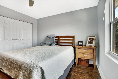 Villa ou maison à louer à Pembroke Pines, Floride: 4 chambres, 310.76 m2 № 2059218 - photo 30