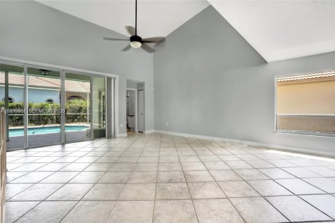 Villa ou maison à louer à Pembroke Pines, Floride: 4 chambres, 310.76 m2 № 2059218 - photo 11