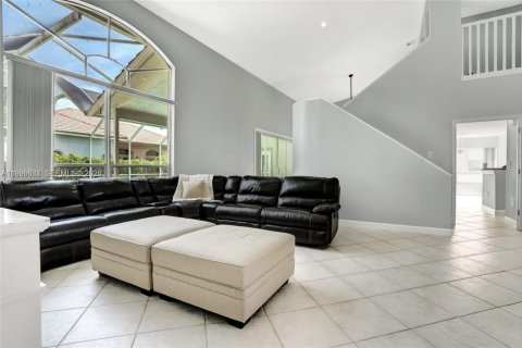 Villa ou maison à louer à Pembroke Pines, Floride: 4 chambres, 310.76 m2 № 2059218 - photo 5