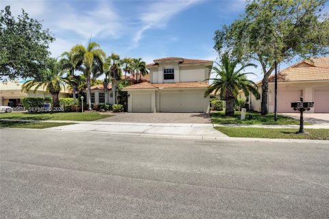 Villa ou maison à louer à Pembroke Pines, Floride: 4 chambres, 310.76 m2 № 2059218 - photo 2