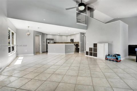 Villa ou maison à louer à Pembroke Pines, Floride: 4 chambres, 310.76 m2 № 2059218 - photo 12