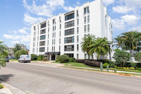 Condo in Winter Park, Florida, 2 bedrooms  № 1648154 - photo 2