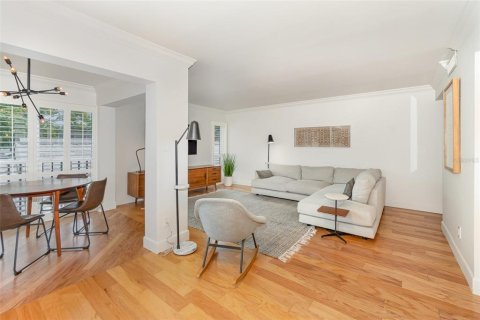 Condo in Winter Park, Florida, 2 bedrooms  № 1648154 - photo 9