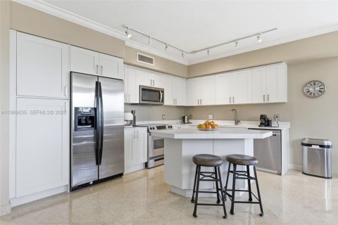 Condo in Hallandale Beach, Florida, 3 bedrooms № 2030901 - photo 6