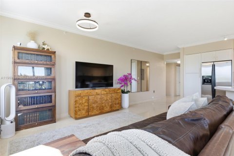 Condo in Hallandale Beach, Florida, 3 bedrooms № 2030901 - photo 5