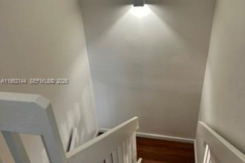 Villa ou maison à vendre à Miami, Floride: 2 chambres, 120.4 m2 № 2017428 - photo 10