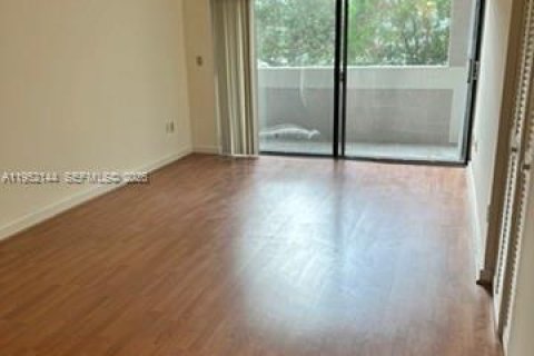 Villa ou maison à vendre à Miami, Floride: 2 chambres, 120.4 m2 № 2017428 - photo 11