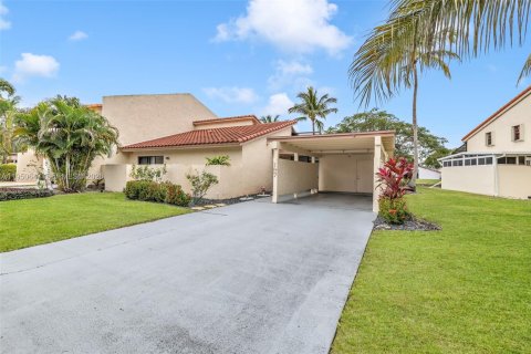 Купить виллу или дом в Дирфилд-Бич, Флорида 7 комнат, 113.9м2, № 2006384 - фото 2