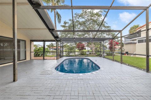 Купить виллу или дом в Дирфилд-Бич, Флорида 7 комнат, 113.9м2, № 2006384 - фото 6