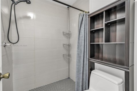 Купить виллу или дом в Дирфилд-Бич, Флорида 7 комнат, 113.9м2, № 2006384 - фото 25