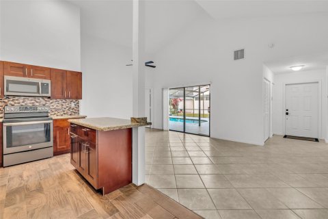 Купить виллу или дом в Дирфилд-Бич, Флорида 7 комнат, 113.9м2, № 2006384 - фото 10