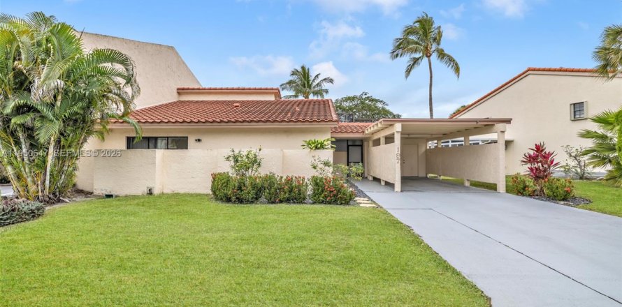 Дом в Дирфилд-Бич, Флорида 7 комнат, 113.9м2 № 2006384