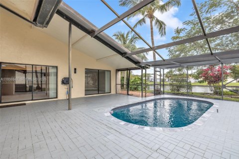 Купить виллу или дом в Дирфилд-Бич, Флорида 7 комнат, 113.9м2, № 2006384 - фото 7