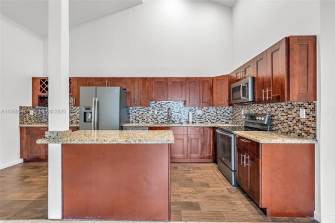 Купить виллу или дом в Дирфилд-Бич, Флорида 7 комнат, 113.9м2, № 2006384 - фото 12