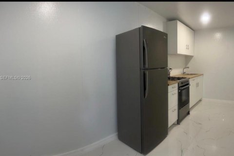 Immobilier commercial à louer à Miami, Floride: 1 chambre, 99.03 m2 № 2278460 - photo 9