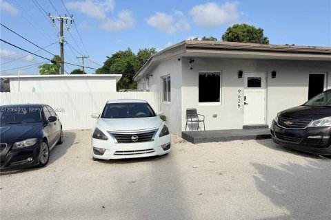 Immobilier commercial à louer à Miami, Floride: 1 chambre, 99.03 m2 № 2278460 - photo 13