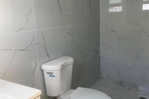 Immobilier commercial à louer à Miami, Floride: 1 chambre, 99.03 m2 № 2278460 - photo 7