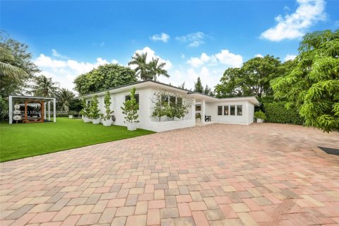Casa en venta en Miami Beach, Florida, 4 dormitorios, 243.22 m2 № 1969172 - foto 2