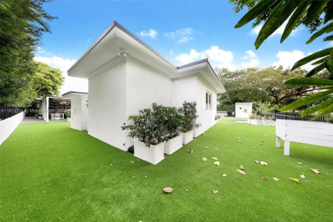Casa en venta en Miami Beach, Florida, 4 dormitorios, 243.22 m2 № 1969172 - foto 30