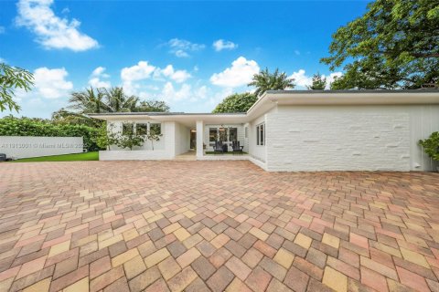 Casa en venta en Miami Beach, Florida, 4 dormitorios, 243.22 m2 № 1969172 - foto 1