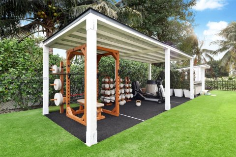 Casa en venta en Miami Beach, Florida, 4 dormitorios, 243.22 m2 № 1969172 - foto 28