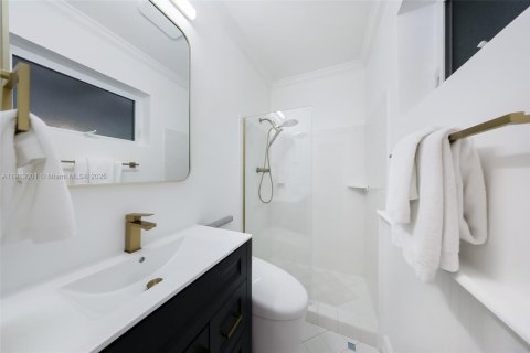 Casa en venta en Miami Beach, Florida, 4 dormitorios, 243.22 m2 № 1969172 - foto 21