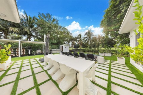Casa en venta en Miami Beach, Florida, 4 dormitorios, 243.22 m2 № 1969172 - foto 24