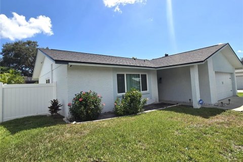 House in Pinellas Park, Florida 3 bedrooms, 127.18 sq.m. № 1871028 - photo 3