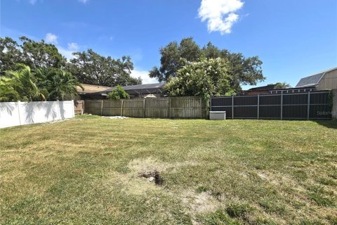 House in Pinellas Park, Florida 3 bedrooms, 127.18 sq.m. № 1871028 - photo 25