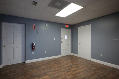 Immobilier commercial à louer à Kissimmee, Floride: 57.23 m2 № 2408290 - photo 11