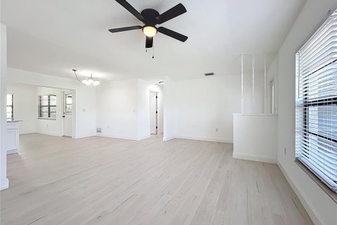 House in Port Charlotte, Florida 2 bedrooms, 113.53 sq.m. № 1780776 - photo 6
