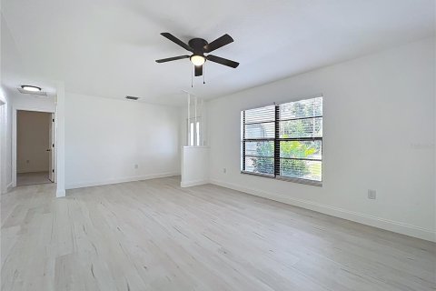 House in Port Charlotte, Florida 2 bedrooms, 113.53 sq.m. № 1780776 - photo 7