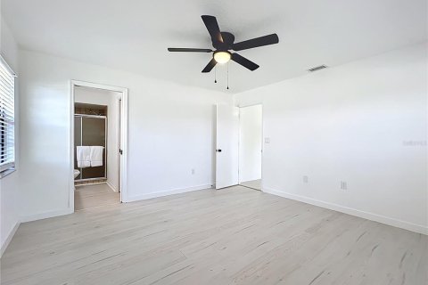 House in Port Charlotte, Florida 2 bedrooms, 113.53 sq.m. № 1780776 - photo 29