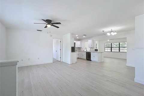 House in Port Charlotte, Florida 2 bedrooms, 113.53 sq.m. № 1780776 - photo 3