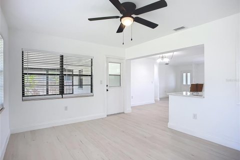 House in Port Charlotte, Florida 2 bedrooms, 113.53 sq.m. № 1780776 - photo 20