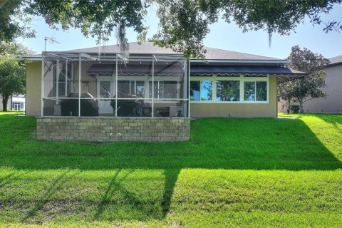 House in Polk City, Florida 2 bedrooms, 158.86 sq.m. № 2217259 - photo 5