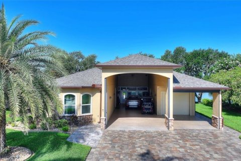 House in Polk City, Florida 2 bedrooms, 158.86 sq.m. № 2217259 - photo 2