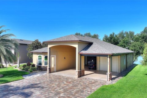 House in Polk City, Florida 2 bedrooms, 158.86 sq.m. № 2217259 - photo 3