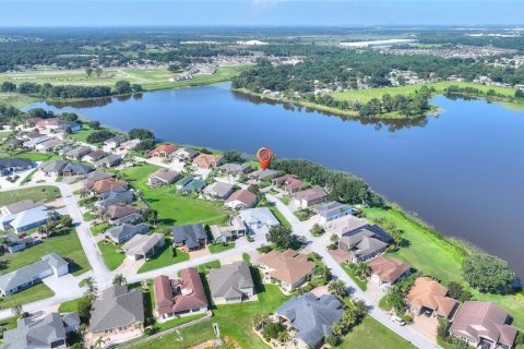 House in Polk City, Florida 2 bedrooms, 158.86 sq.m. № 2217259 - photo 10