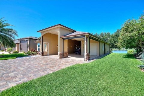 House in Polk City, Florida 2 bedrooms, 158.86 sq.m. № 2217259 - photo 14
