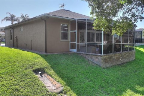 House in Polk City, Florida 2 bedrooms, 158.86 sq.m. № 2217259 - photo 6