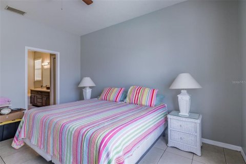 House in Ruskin, Florida 3 bedrooms, 156.82 sq.m. № 1834644 - photo 24