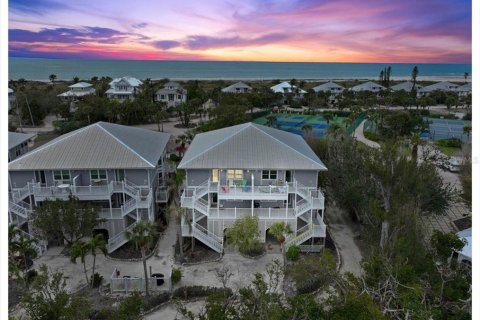 Condo in Placida, Florida, 2 bedrooms  № 1723597 - photo 1