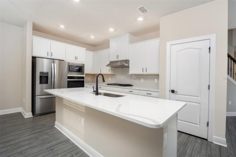 House in Kissimmee, Florida 5 bedrooms, 210.7 sq.m. № 1813293 - photo 2