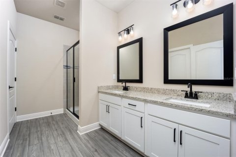 House in Kissimmee, Florida 5 bedrooms, 210.7 sq.m. № 1813293 - photo 5